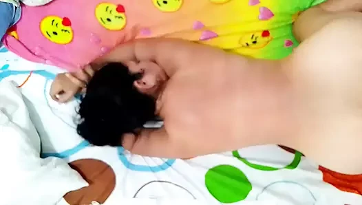 Ateşli ve sıkı anal deliğimi sikiyorum