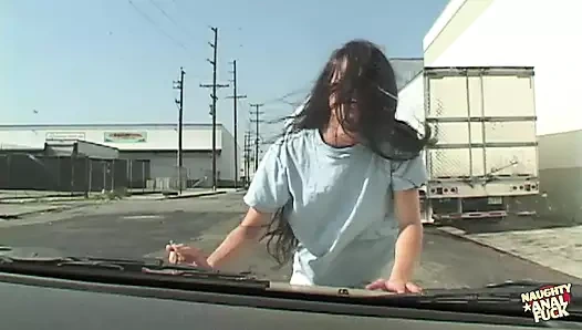 Başka bir kaltak edepsiz amında ve götünde iki süper büyük boy schlong'un olmasının tadını çıkarıyor