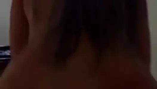 Gostosa de marquinha cavalgando e gemendo