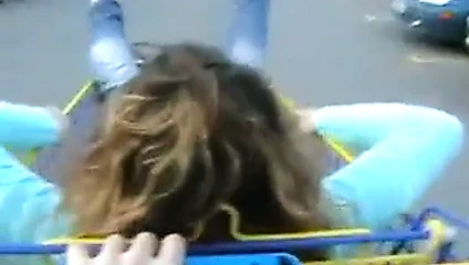 Kalın boşalmak sağ üzerinde kız şımarık memeler