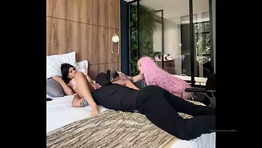 latinas ile inanılmaz üçlü