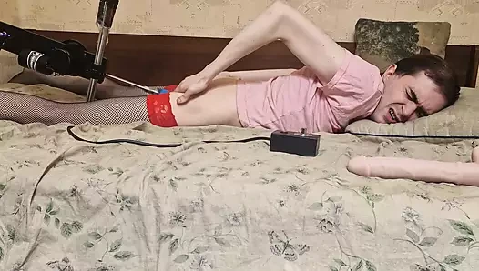 Kadın kılıklı sikiş makinesi