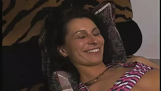 Deutsche retro filme! Deutsche heisse milf masturbiert um dich geil zu machen!