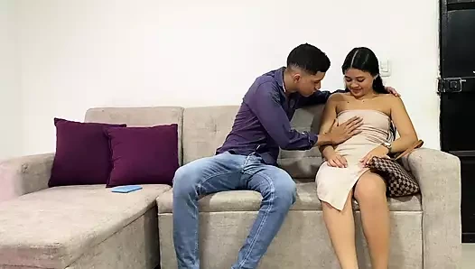 Bu kız porno oyuncu seçmelerine gittiğini bilmiyordu, bunun bir iş görüşmesi olduğunu düşündü