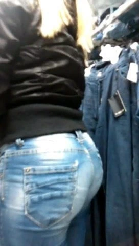 Wera  con culo grande