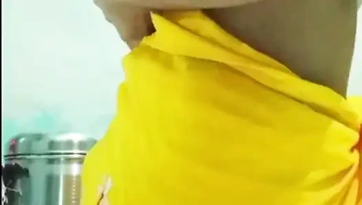 Hintli öğretmenin rol oyunu