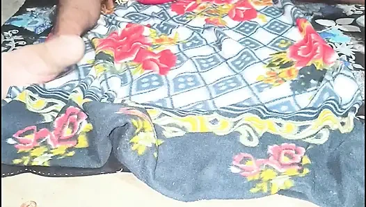 Üvey kız kardeşimi benimle sert sikiyorum