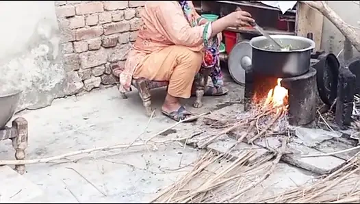 Ateşli Pakistanlı rabi peerzada videosu