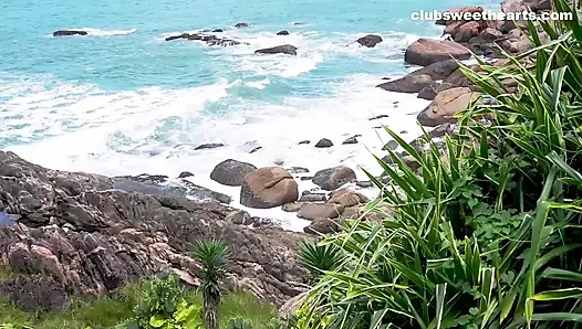 Başa çıkamayacak kadar ateşli! ClubSweethearts'ta latin lezbiyen grup