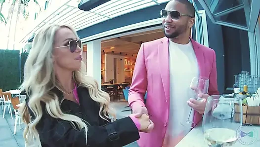 Doyumsuz orta yaşlı seksi kadınlar - Nikki Benz