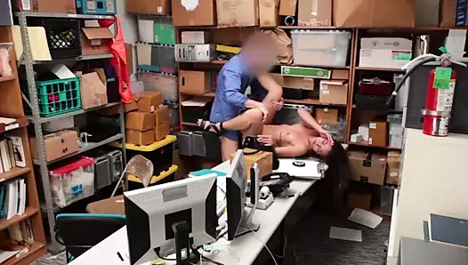 Hırsız Shane Blair lp ofisinde sorguya alındı