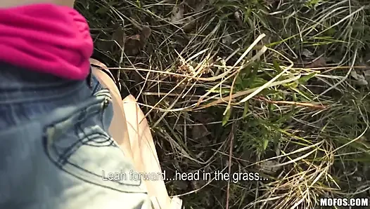 Halka açık pikaplar - boşta üniversiteli bir piliç bir sapık oyunu ve katie'nin tüm ıslak delikleriyle oynadım.