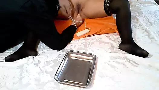 Klitoriste elektrik çarpması ve kıçında kama