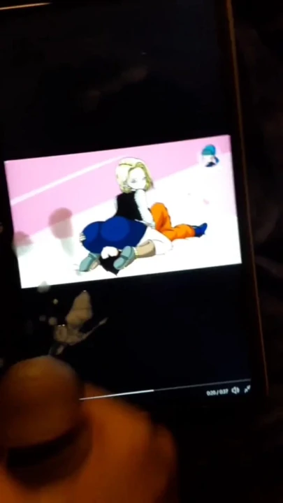 Erkekler Android 18'in osuruklarına boşalıyor