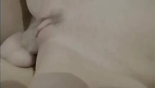 Üç Adam Onu Sikerken Kocası Ona Dokunuyor.