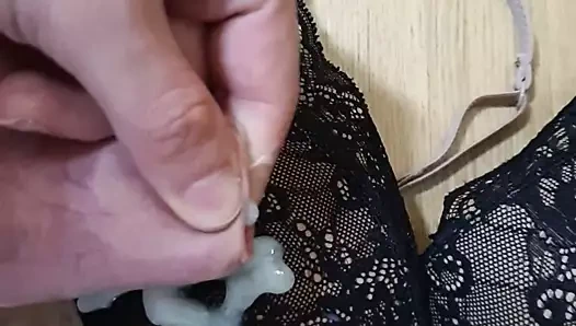 Cum üzerinde adım anne seksi sutyen