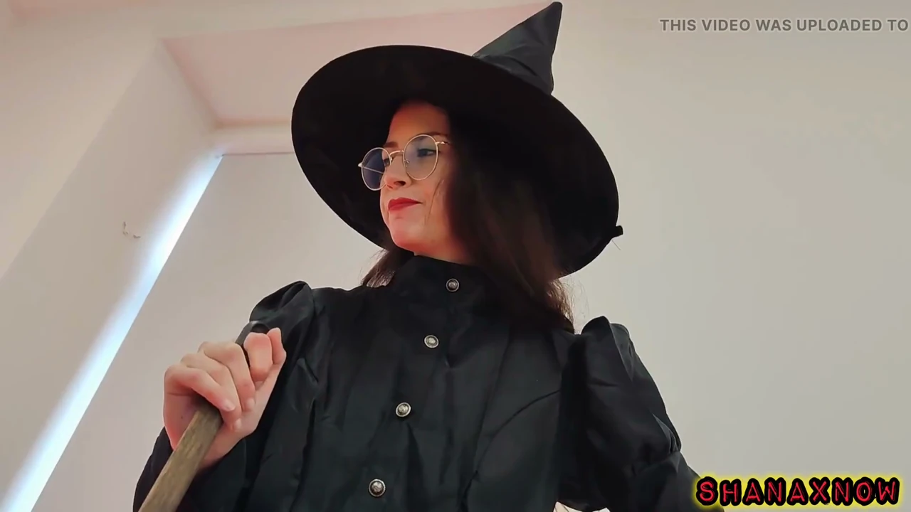 Fattened by a Witch to Be Devoured Uvula Fetish Feeder