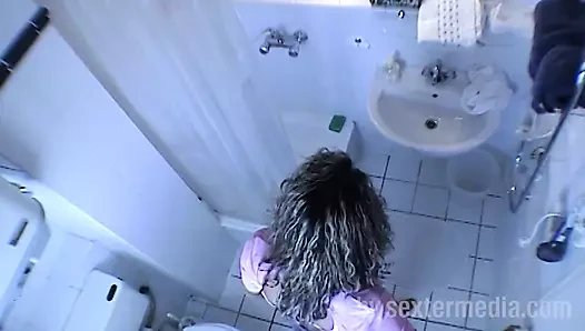 Heimlich im Hotelbad gefilmt