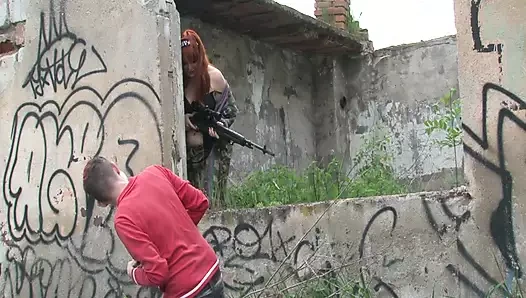 Jassie James yüzüne ve göğüslerine boşalıyor feat. jassie ve evan