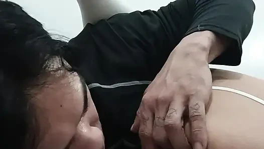 Arkadaşlarım ateşli evli kadın kocası evde yokken seks yapıyor