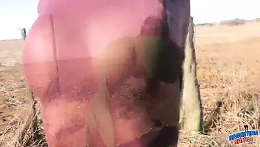 İnanılmaz vücut latin! doğal göğüsler! deve tırnağı! yuvarlak eşek