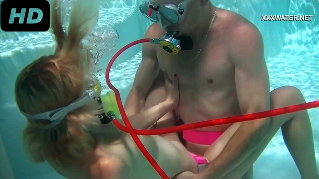 David sikikleri samantha sualtı sert sikiş