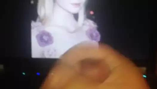 Elle Fanning için boşalıyor