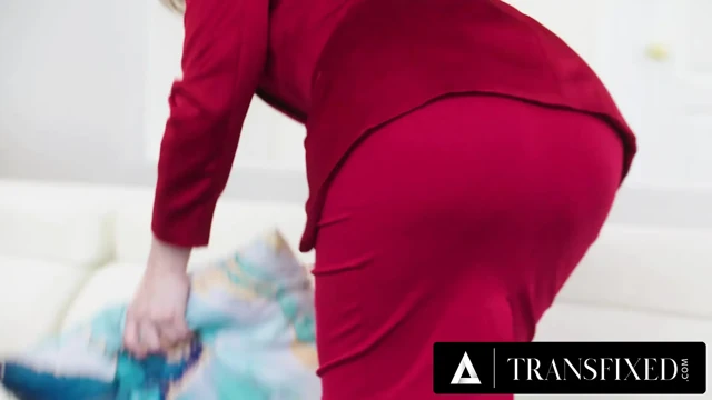 Transfixed - küçük puck ve jewelz blu ile trans emlak üçlü seksi sert anal seksle bitiyor