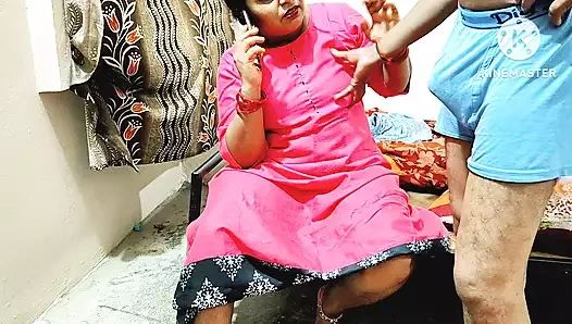 Hintli adam karısıyla seks yapıyor - götten sikiliyor