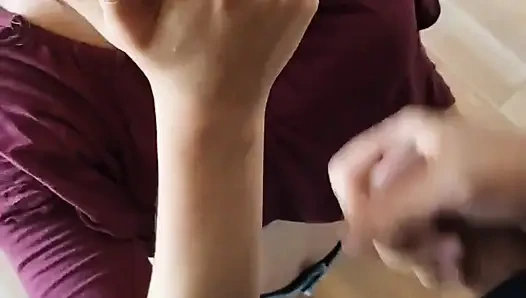 Bir eve gittik ve ondan beni emmesini istedim ve o sütümü yuttu