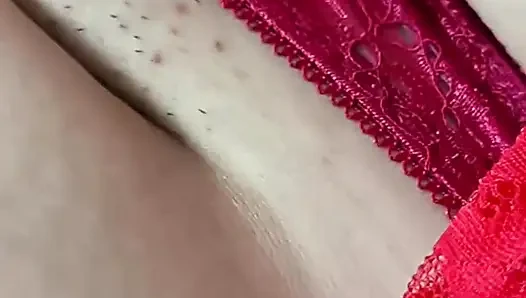 Evli bir Suudi kadın sevgililer günü vesilesiyle kocasının yokluğunda sikiliyor
