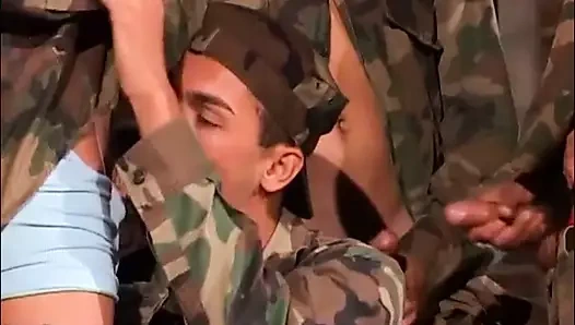 Sıcak eşcinsel askeri çete patlama