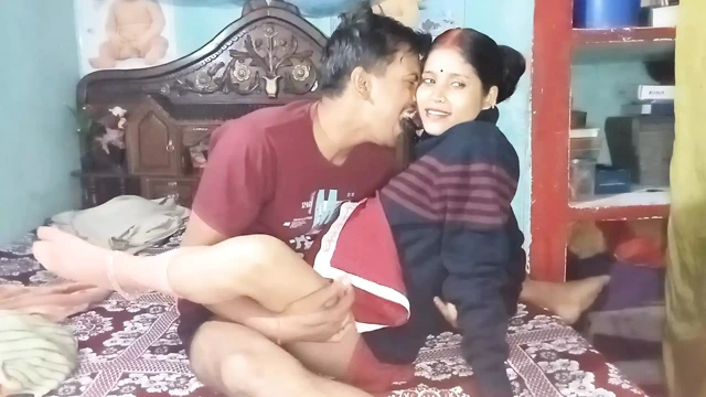 Bihari bhabhi ne dekha dewar ko masturbation kartye huye