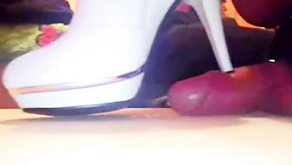 LGH - Userschwanz unter meinen High Heels