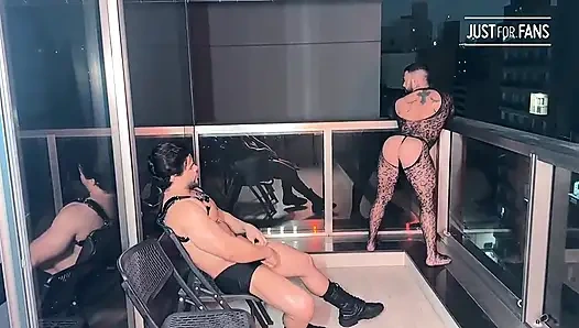 Yakışıklı Adam Aktif Baskın Popomu Seviyor
