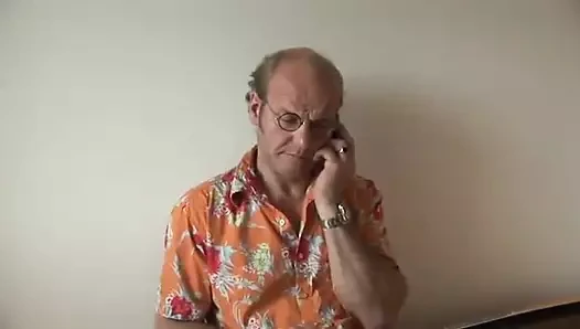 Berlin'de skandal! Koca memeli evli kadın kocasının en iyi arkadaşı tarafından amını siktiriyor