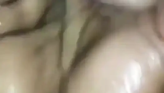 Фистинговая польская жиробасина, интенсивные стоны со сквиртующим оргазмом