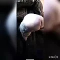 Gujarati baba görüntülü görüşmede yemek pişirdiğini gösteriyor