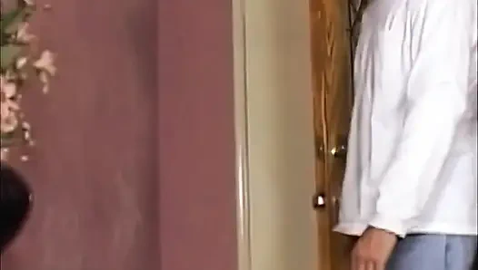 Sarışın beyaz devle sikişiyor