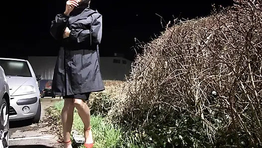 Transparan vücutlu transeksüel mit seksi higheels