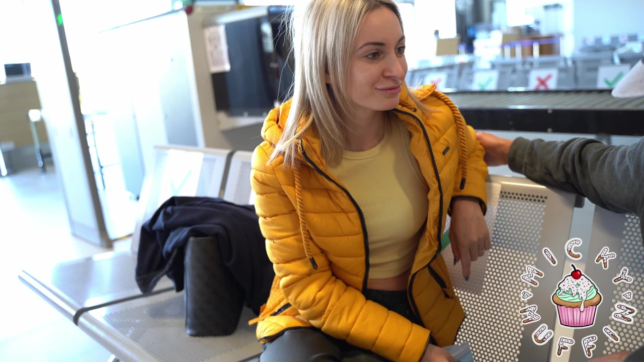 PUBLIC EXTREME – Recognized and read off by fan!