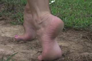 Jaiden'ın ayaklarına bir başka hızlı bakış