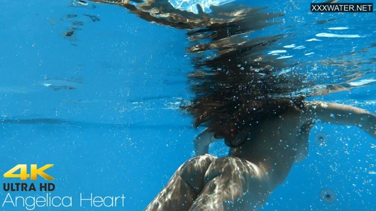 Güzel büyük göğüslü güzellik angelica kalp