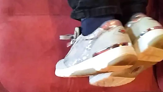 Yürüyen kokmuş ayaklarım