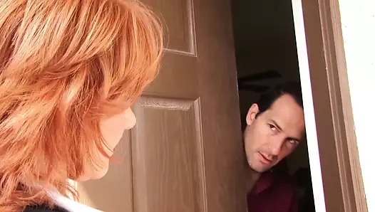 Busty eski Alman bayan gets bir büyük yük arasında sıcak boşalmak üzerinde ona göğüsler