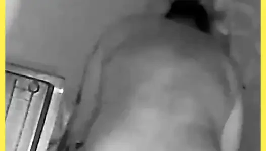 Fışkırtarak yatağımı tamamen ıslak bırakıyor