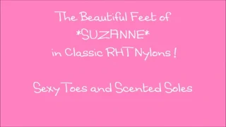 Suzanne'ın güzel ayakları rht çoraplar içinde!