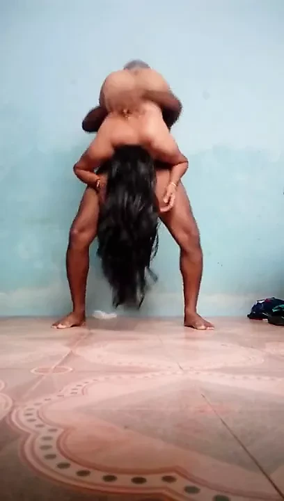 Tamil anuty gösteri ona memeler