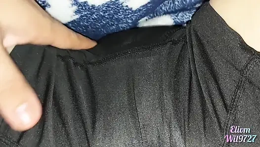 Играю с моей киской с сводной сестрой моего соседа