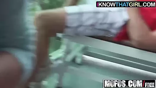 Mia scarlett - balkonda sıcak bebek sikikleri - bunu biliyorum